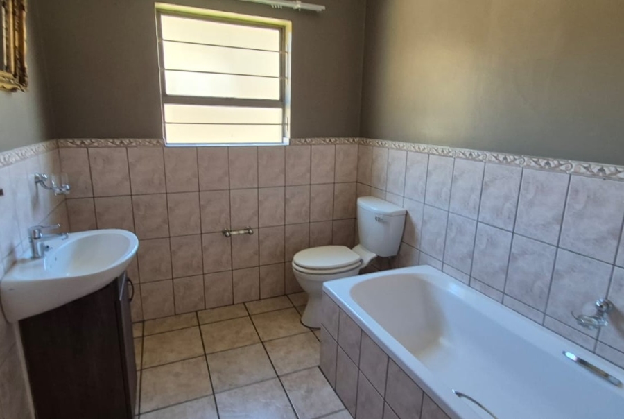 To Let 3 Bedroom Property for Rent in Safari Gardens North West